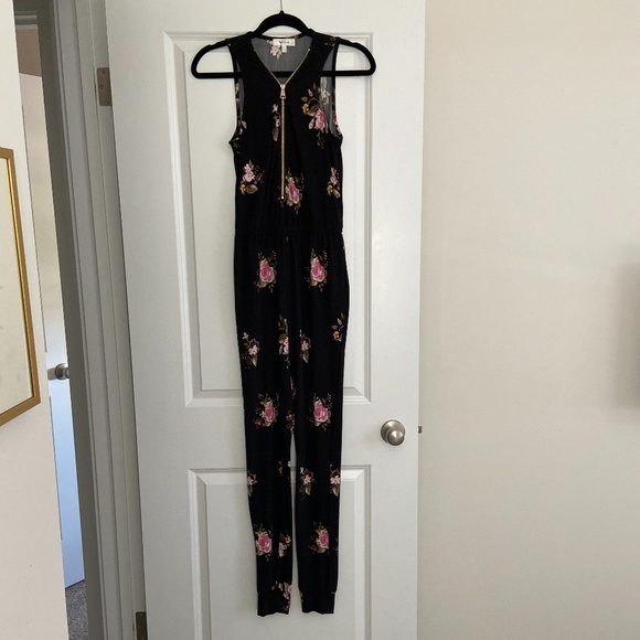 Jumpsuit - Picture 1 of 3